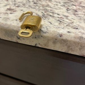 LV lock and key #321